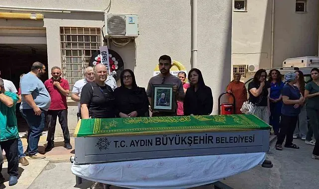Söke'nin sevilen doktoru Op. Dr. Kaplan, gözyaşlarıyla uğurlandı
