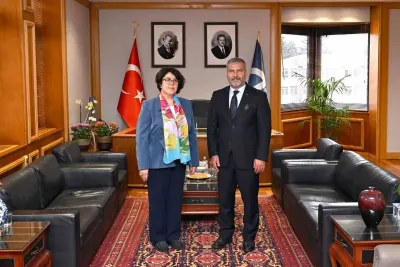 Eskişehir Osmangazi Üniversitesi Rektörü Gümüşsoy'dan Anadolu Üniversitesi'ne İadei Ziyaret