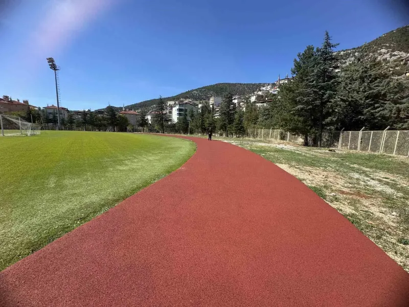 Akseki Atatürk Stadı’nda Toprak Pist Tartan Pist Oluyor