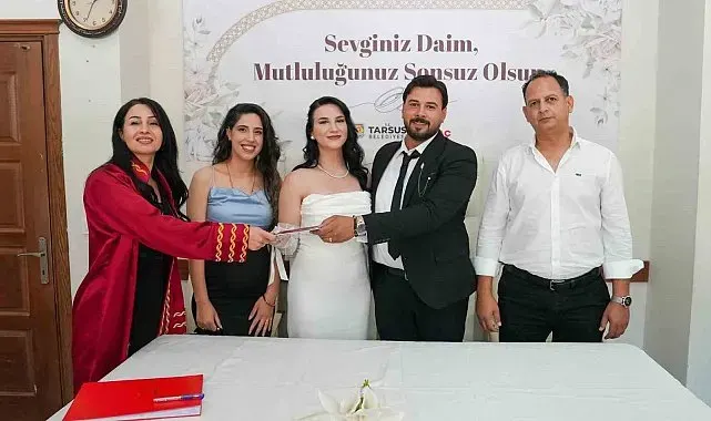 Tarsus'ta 26.06.2026 yoğunluğu: Nikah salonunda 20 çiftin mutluluğu