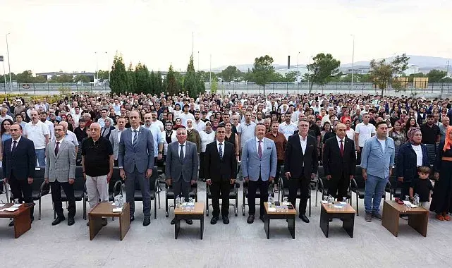 DOSTEK Kolejinde 228 öğrenci mezuniyet heyecanı yaşadı