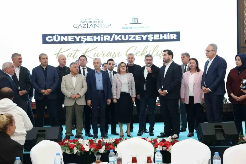 Gaziantep Muhtarlar Gününde Bilgisayar Ve Konut Destekleriyle Buluştu
