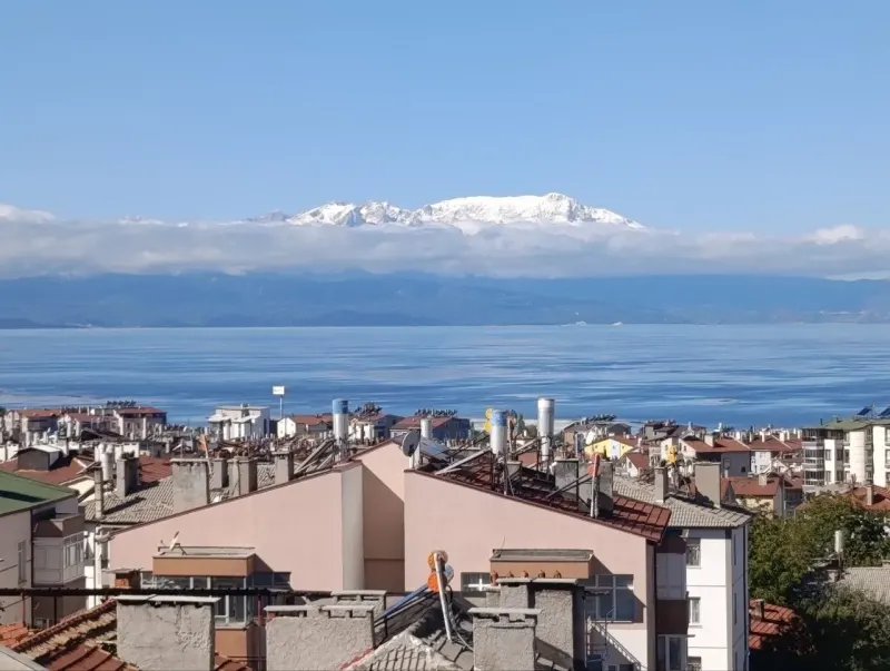 Anamas Dağı Mevsimin İlk Karıyla Beyaza Büründü