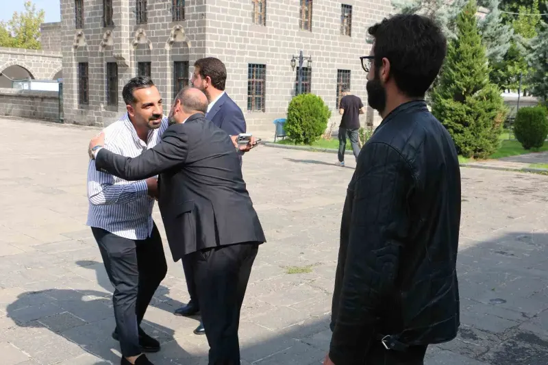 Diyarbakır'da Düzenlenen Mevlit Programında Siyaset Ve İş Dünyası Buluştu