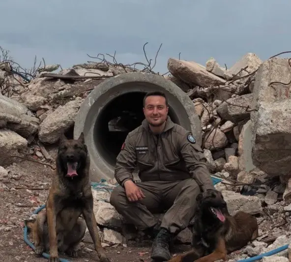 Eskişehir İtfaiyesi Arama Kurtarma Köpekleri Zorlu Sınavı Geçti