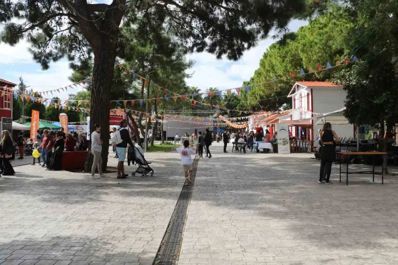 Antalya Çocuk Festivali Dokuma Park'ta Başladı