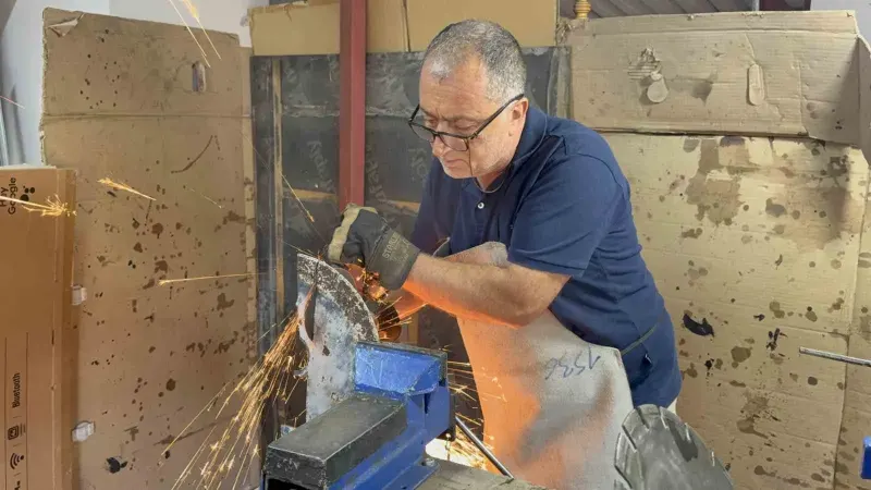 Sağlık Memuru Hurda Ve Atıkları Sanat Eserlerine Dönüştürüyor