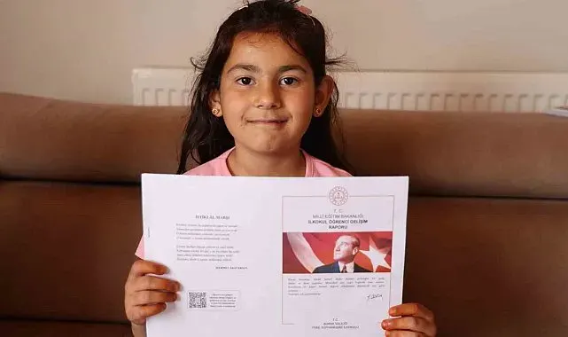 Minik Öykü karnesine kavuştu, gözyaşları sevince dönüştü