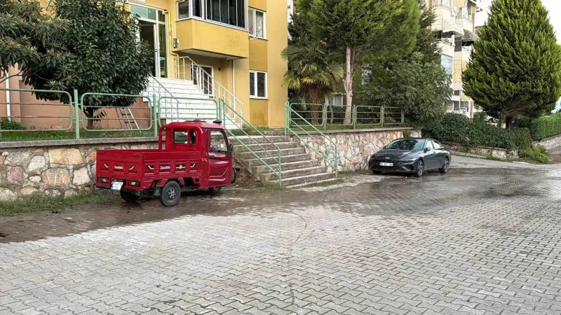 Adapazarı’nda Komşu Dehşeti: Eski Eşyalarını Almaya Gelen Adam Silahla Vurularak Öldürüldü