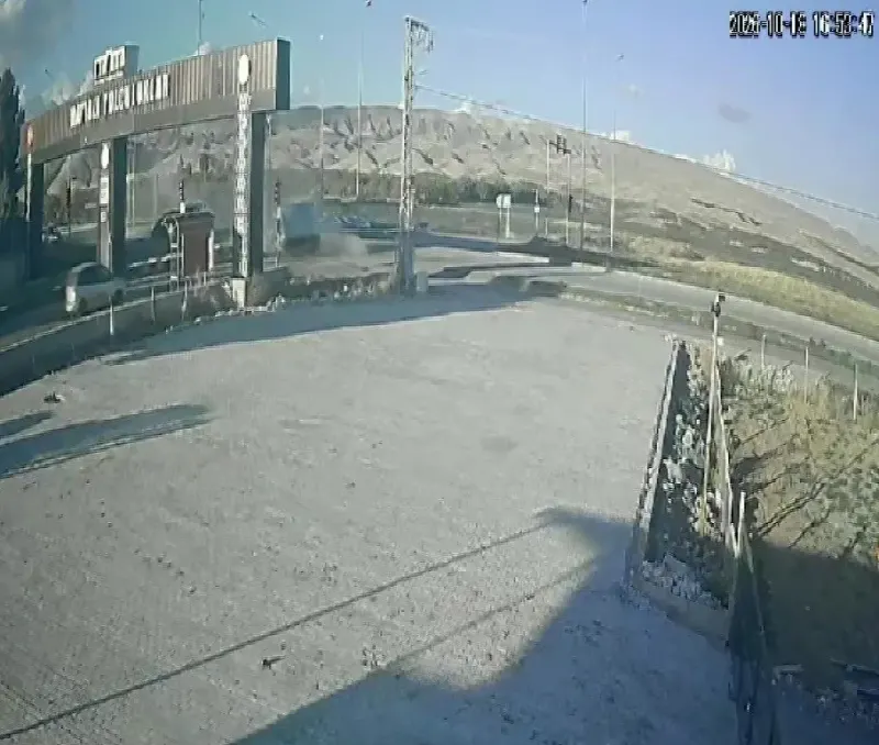 Malatya'daki Trafik Kazasının Güvenlik Kamerası Görüntüleri Ortaya Çıktı