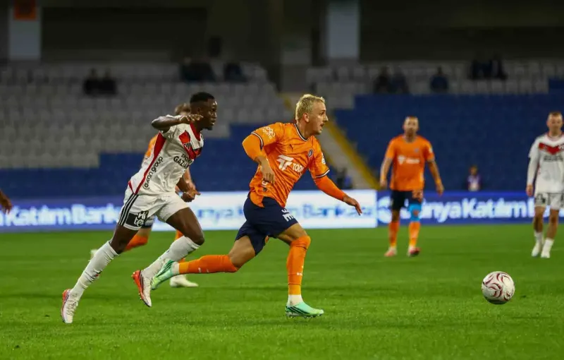 Başakşehir Gaziantep FK Maçında İlk Yarıyı Önde Kapattı