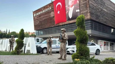 Adana'da Çukurova Belediyesi İçin Jandarma Ekiplerinden Operasyon Başlatıldı