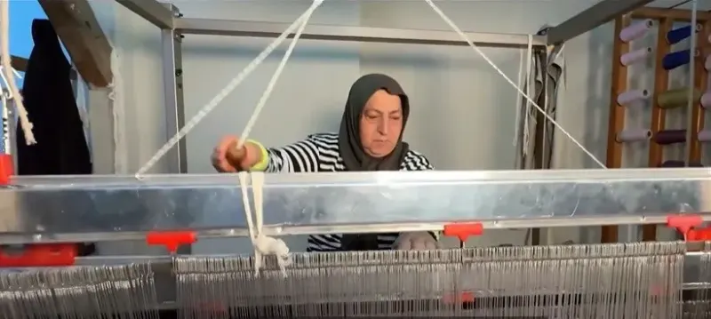 Erzincan Kemaliye’de Asırlık Gazenne Kumaşı Kadınların Emeğiyle Yaşatılıyor