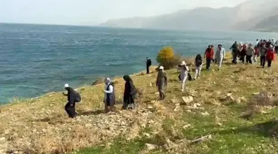 Van Gölü Kıyısında Doğa ve Çevre Bilinci İçin Yürüyüş Düzenlendi
