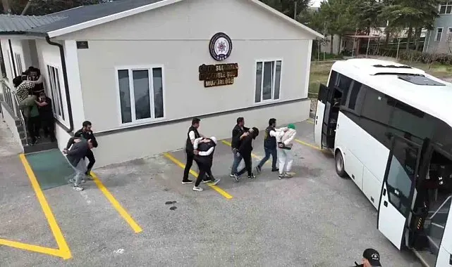 Konya merkezli yurt dışı bağlantılı 3 ilde eş zamanlı siber dolandırıcılık operasyonu: 8 şüpheli tutuklandı