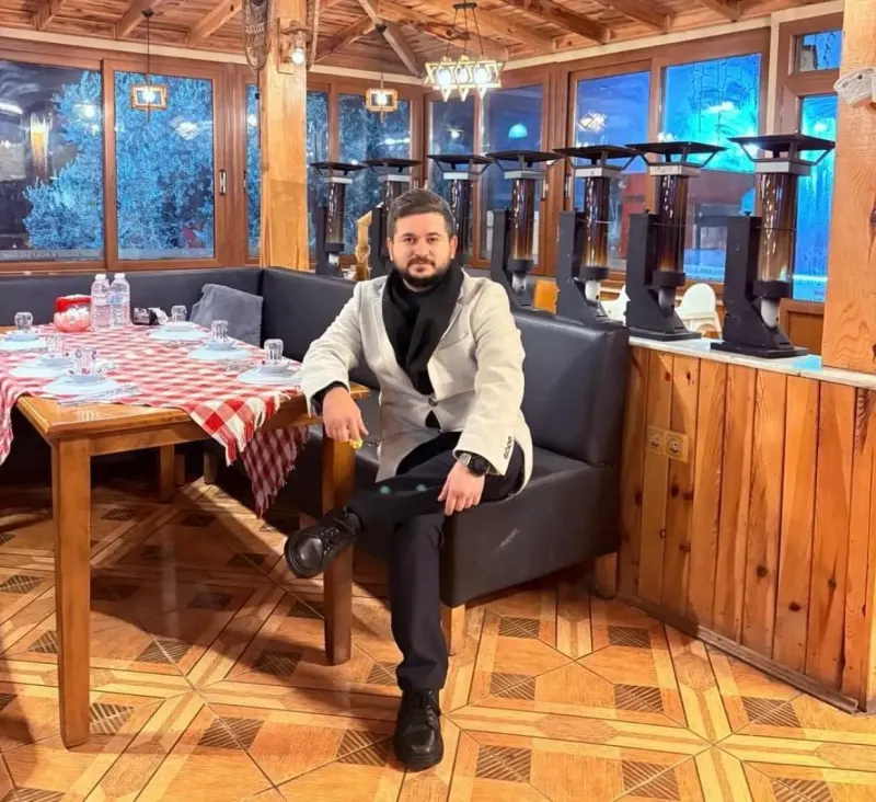 İzmir Buca'da Restoranda Bıçaklı Kavga: İş Yeri Sahibi Yaşamını Yitirdi