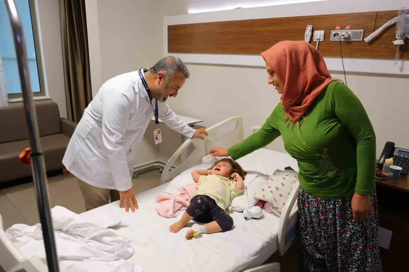 Kahramanmaraş’ta Bir Yaşındaki Bebeğin Böbreğinden İki Santimetrelik Taş Çıkarıldı