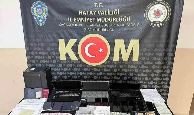 Ayak bile basmadıkları ülkelerde yıllarca çalışmış gibi gösterilen şahısları sahte belgelerle emekli eden çeteye operasyon