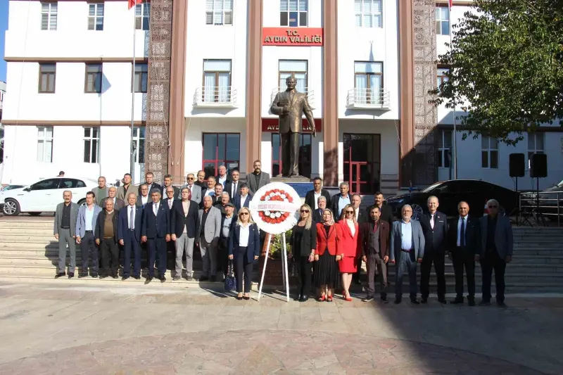 Aydın Efeler İlçesi'nde 19 Ekim Muhtarlar Günü Törenle Kutlandı