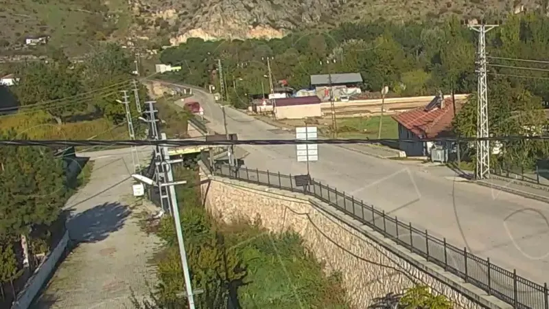 Amasya'da Kontrolden Çıkan Minibüs Dereye Uçtu: 9 Yaralı