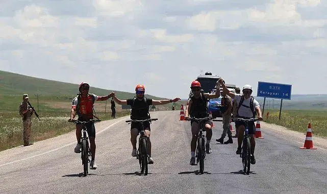 "Terörsüz Türkiye" için 20 km pedal çevirdiler