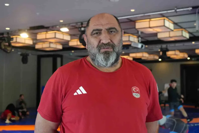 Milli Takim Teknik Direktoru Donat Erzurum Kampini Degerlendirdi