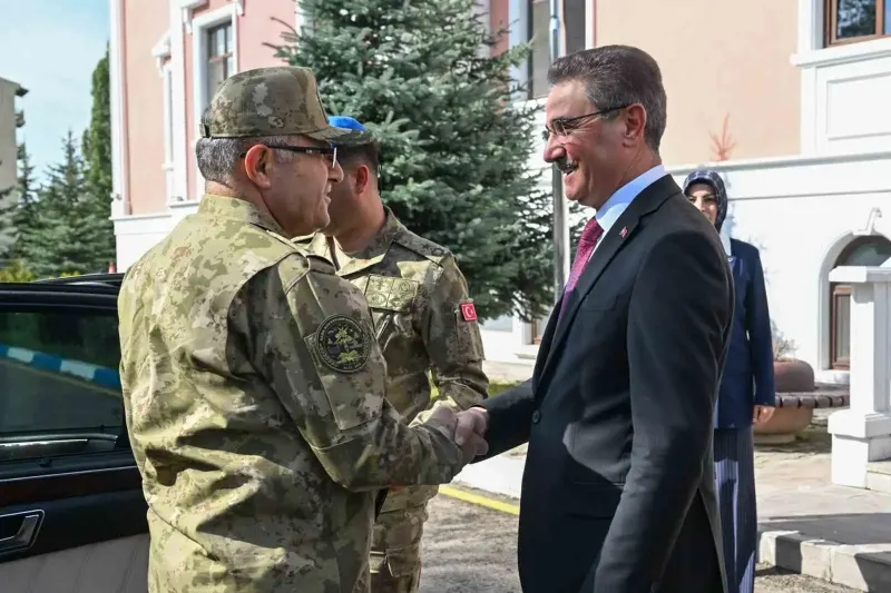 Kara Kuvvetleri Komutanı Orgeneral Metin Tokel Erzurum Valiliği'ni Ziyaret Etti