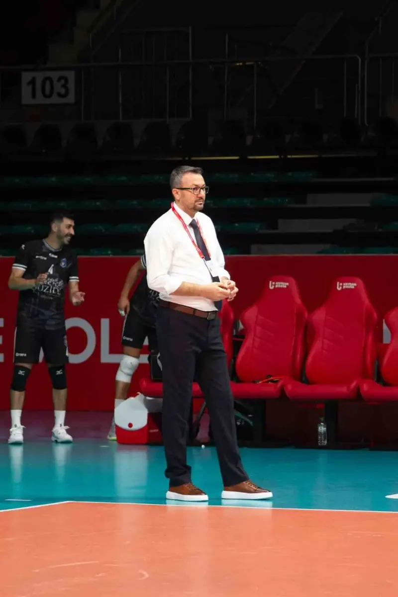 Gebze Belediyespor Efeler Ligi'ne Galibiyetle Başladı