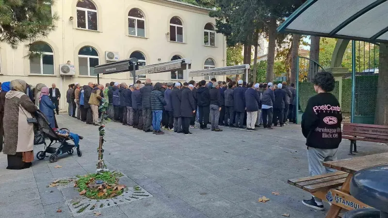 Şişli'deki Konserde Fenalaşan Mahmud Sami Ramazanoğlu Son Yolculuğuna Uğurlandı