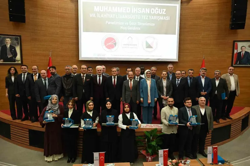 Kastamonu Üniversitesinde İlahiyat Tez Yarışması Ödülleri Sahiplerini Buldu