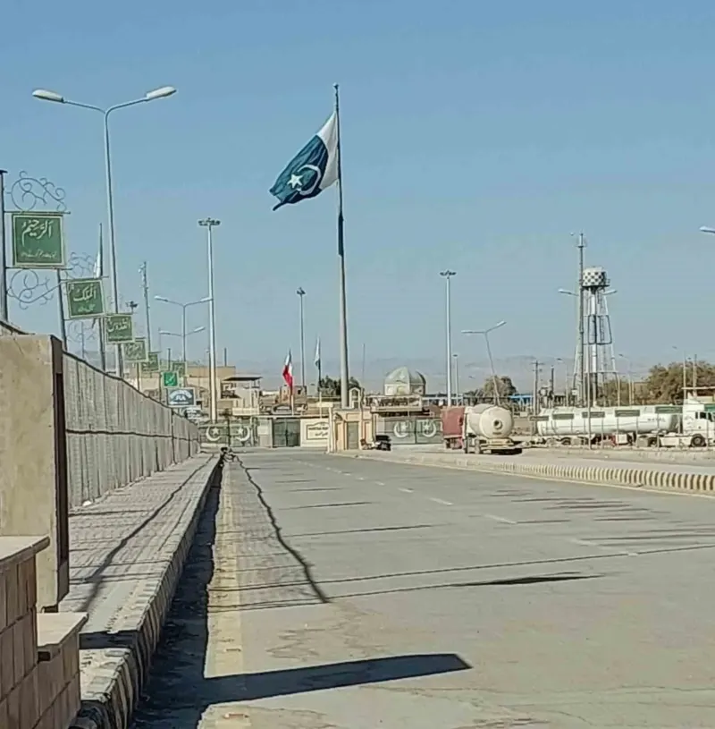 Pakistan Güvenlik Gerekçesiyle İran Sınır Kapılarını Ticarete Kapattı