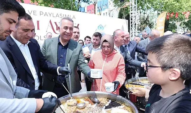 Sultangazi'de aşure bereketi