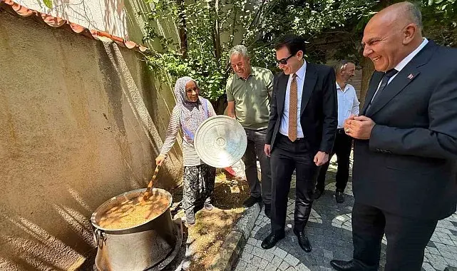 Hisarcık Şehitler Mahallesi'nde gözleme hayrı ve aşure ikramı