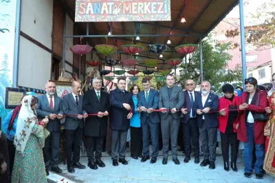 Kütahya'da Sanatçılar İçin Yeni Buluşma Noktası Sanat Sokağı Törenle Açıldı