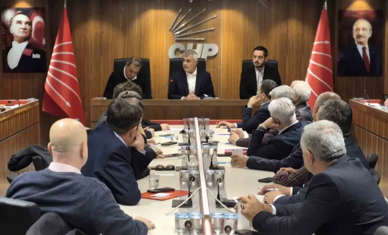 Chp İstanbul İl Başkanı Yüksel İlçe Başkanlarıyla Bir Araya Geldi