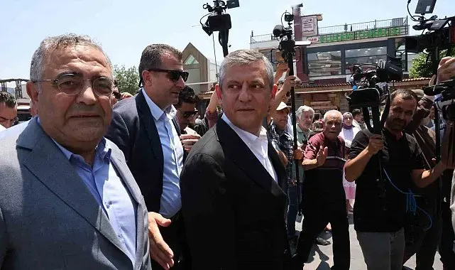 CHP Grup Başkanı Özel, Selahattin Demirtaş'ın selamını Diyarbakırlılara iletti