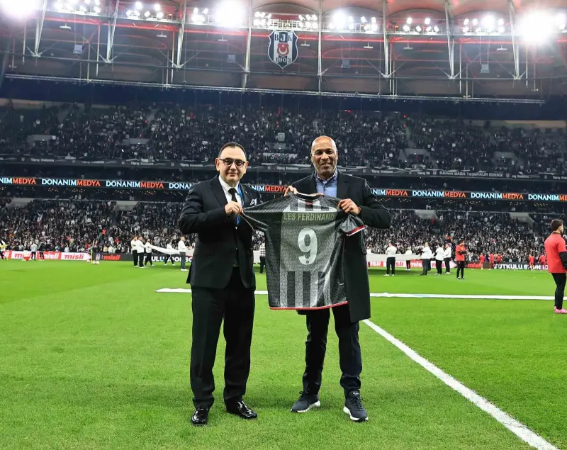 Les Ferdinand’dan Beşiktaş Taraftarına Övgü ve Süper Lig Değerlendirmesi