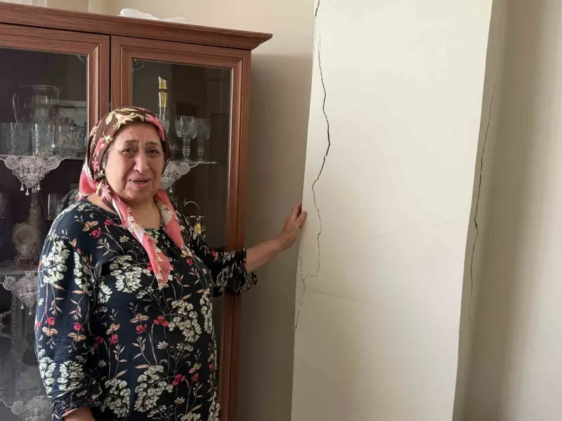 Güngören’de Kentsel Dönüşüm Yıkımı Bitişikteki Binada Hasara Yol Açtı