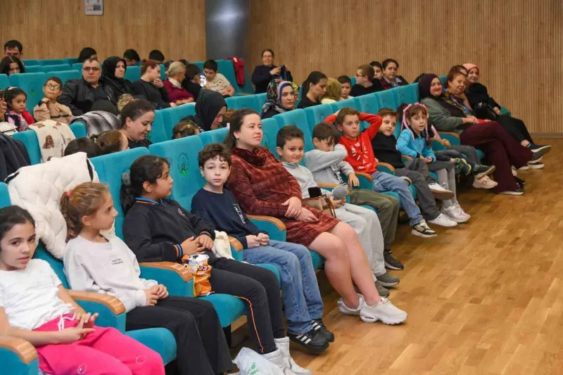 Osmangazi’de Barış Adası Oyunu Çocuklarla Buluştu