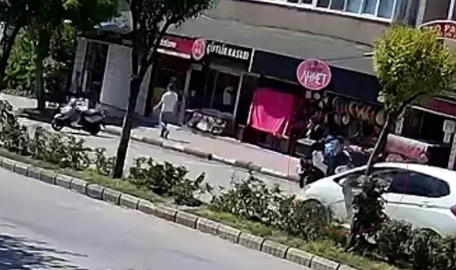 Aldığı takdir belgesinin sevinciyle koşarken otomobil çarptı