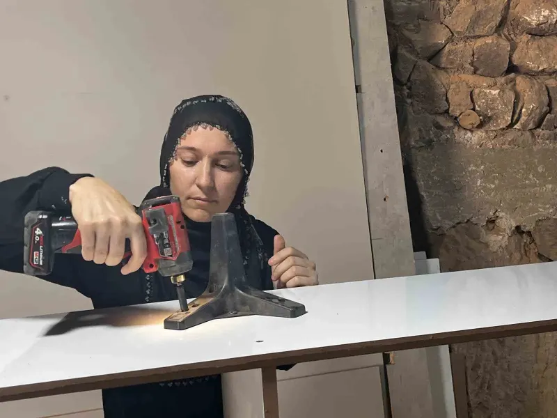 Eşine Destek Olmak İçin Çıraklıkla Başladı, Mobilya Ustası Oldu
