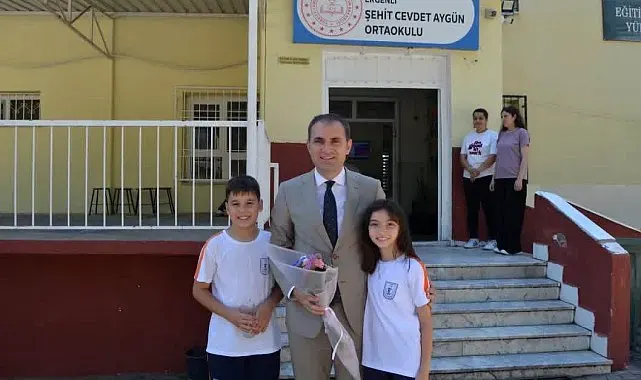 Bayındır'da 5 bin 931 öğrenci karne sevinci yaşadı