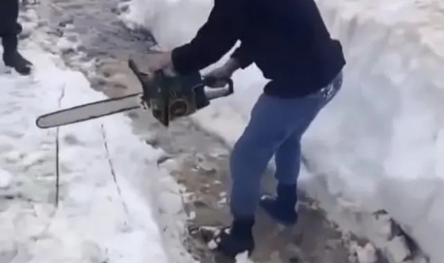 Avrupa sıcaktan kavruluyor, Giresun'da ağaç motoru ile kar kütleleri parçalanıp yayla yolları açılıyor