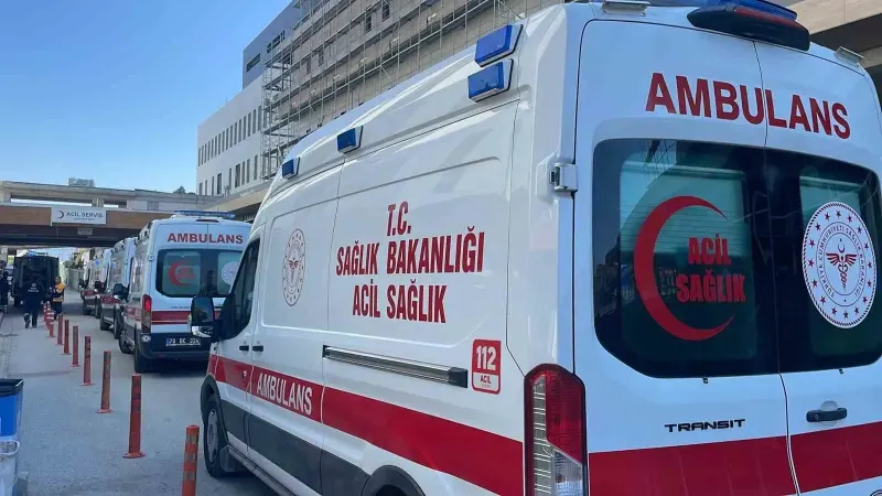 Karaman'da Zeytin İşçilerini Taşıyan Tarım Aracı Devrildi: 8 Yaralı