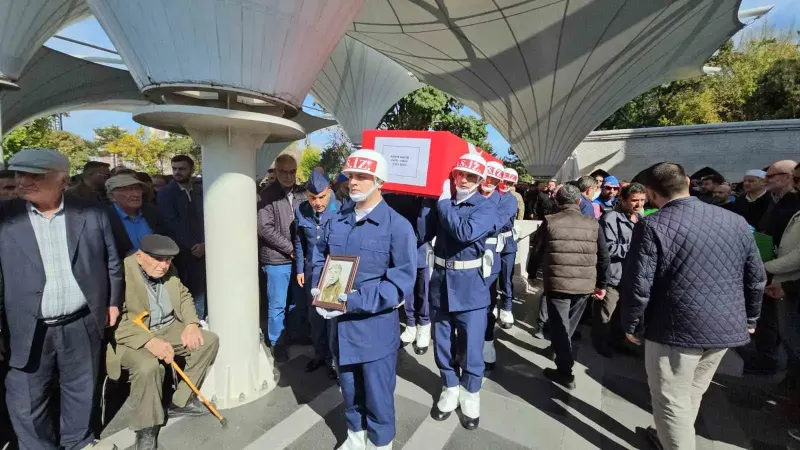 Kayseri’de Vefat Eden Kıbrıs Gazisi Rafet Toker İçin Askeri Tören Düzenlendi