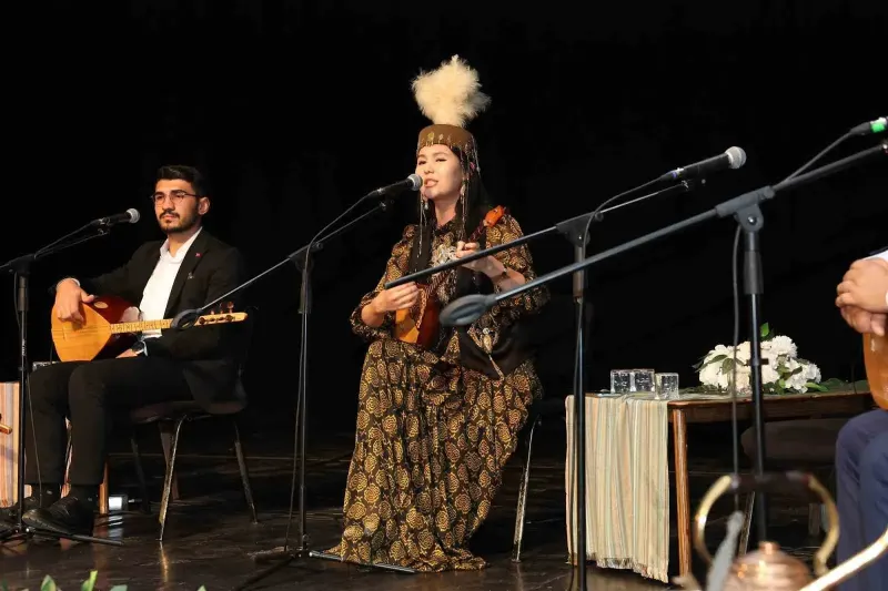 Türk Dünyasının Halk Ozanları Gaziantep Kültür Şöleninde Bir Araya Geldi