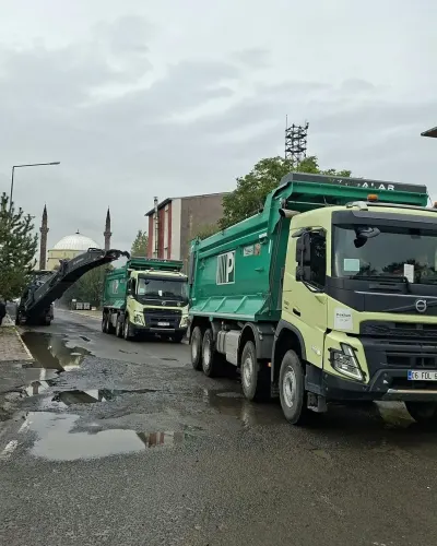 Arpaçay'da Fikret Avcı Caddesi Sıcak Asfalta Kavuştu