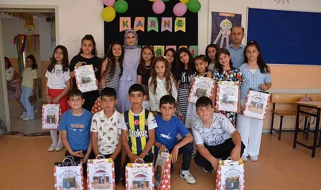 Tercan'da 1988 öğrenci karne sevinci yaşadı