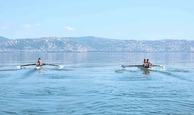 Genç kürekçiler ilk sınavdan madalyayla döndü