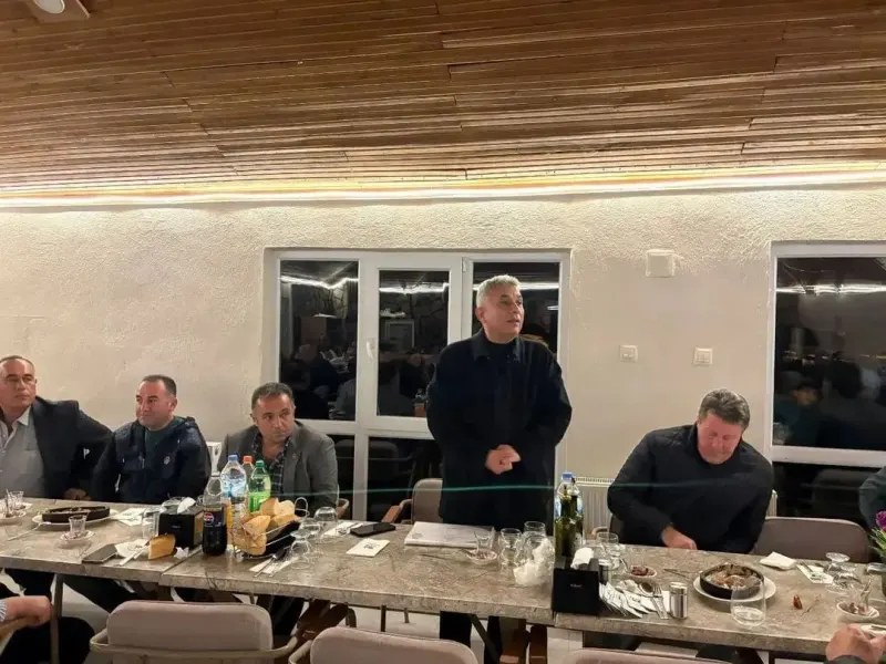 Çal Belediye Başkanı Ahmet Hakan Muhtarlara Teşekkür Belgesi Verdi